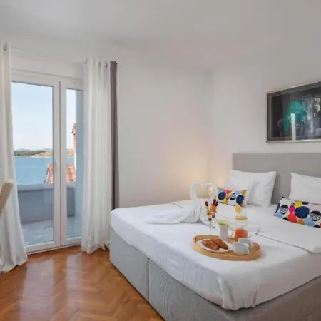 Seafront Six Bedroom Modern With Pool Nancy Villa Grebaštica