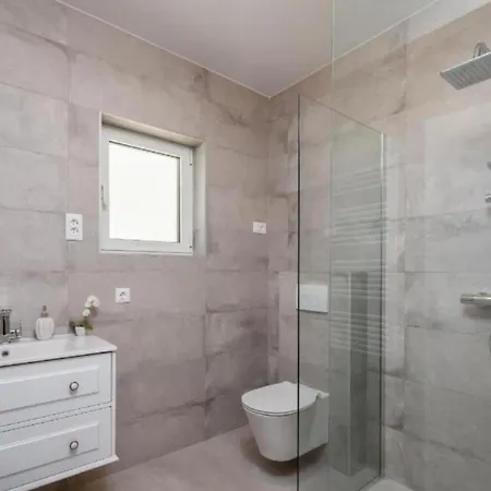 Seafront Six Bedroom Modern With Pool Nancy Villa