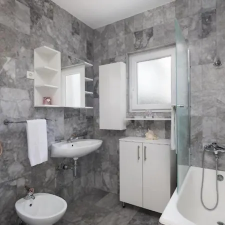 Seafront Six Bedroom Modern With Pool Nancy * Grebaštica