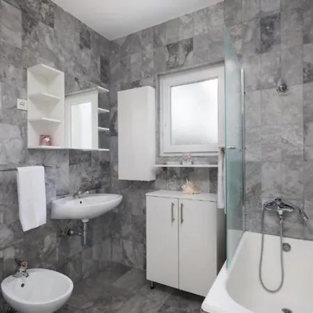 Seafront Six Bedroom Modern With Pool Nancy Grebaštica