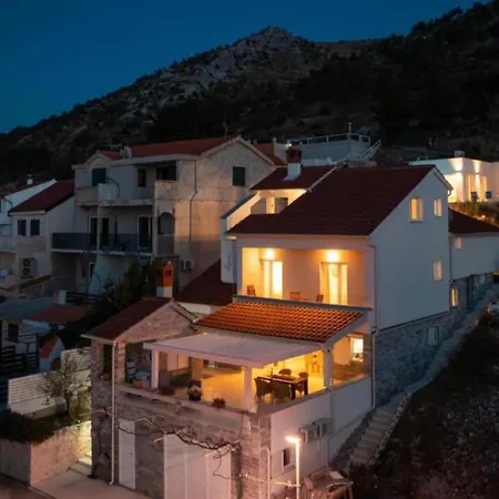 Seafront Six Bedroom Modern With Pool Nancy * Grebaštica