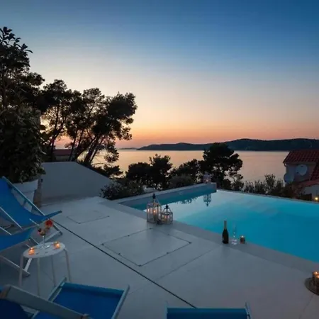 Seafront Six Bedroom Modern With Pool Nancy Grebaštica