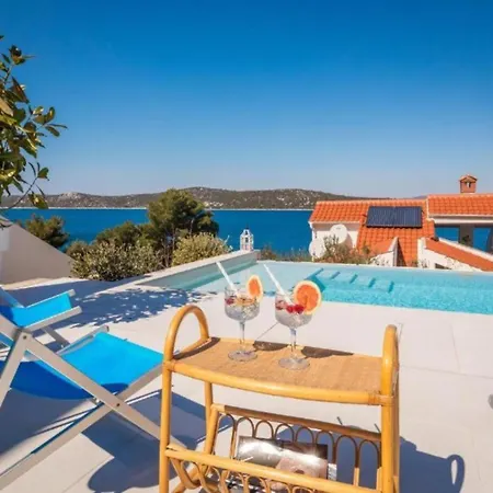 Villa Seafront Six Bedroom Modern With Pool Nancy *