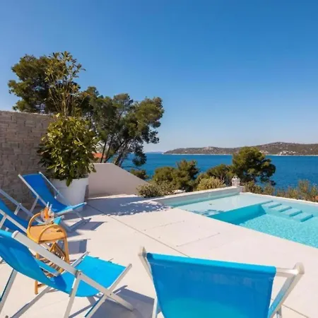 Villa Seafront Six Bedroom Modern With Pool Nancy Grebaštica