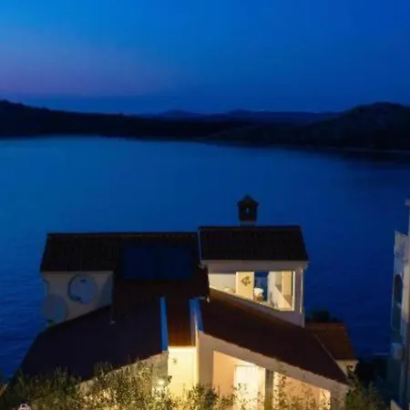 Seafront Six Bedroom Modern With Pool Nancy Villa